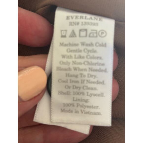 Everlane The Oversized Blazer, tan, classic, neutral, essential, minimalist - Picture 6 of 6